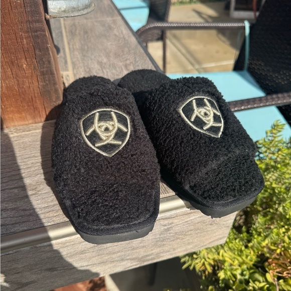 Ariat Cozy Chic Square Toe Slipper - Picture 1 of 4